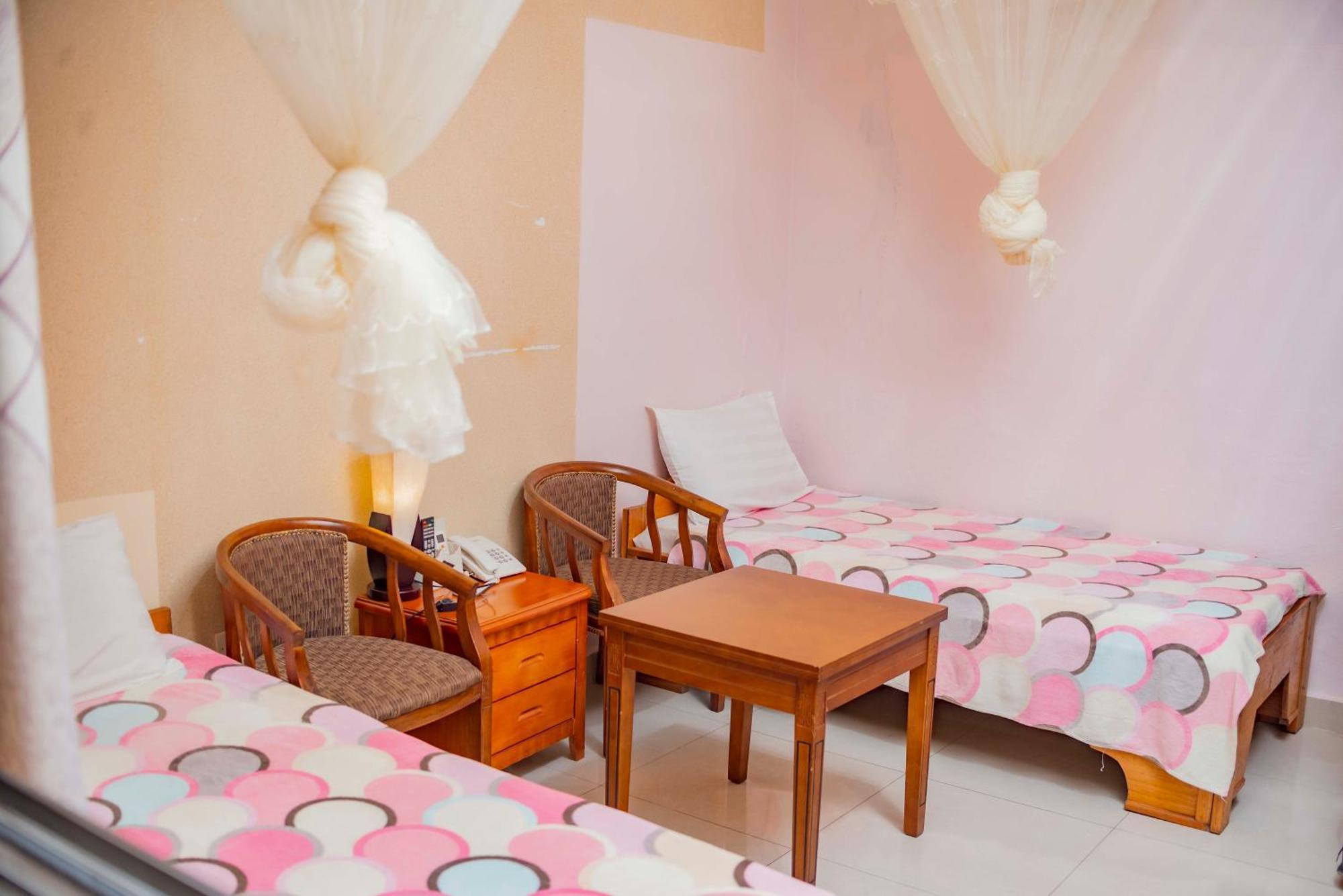 Tigers'S Apartment Hotel Bujumbura Bagian luar foto