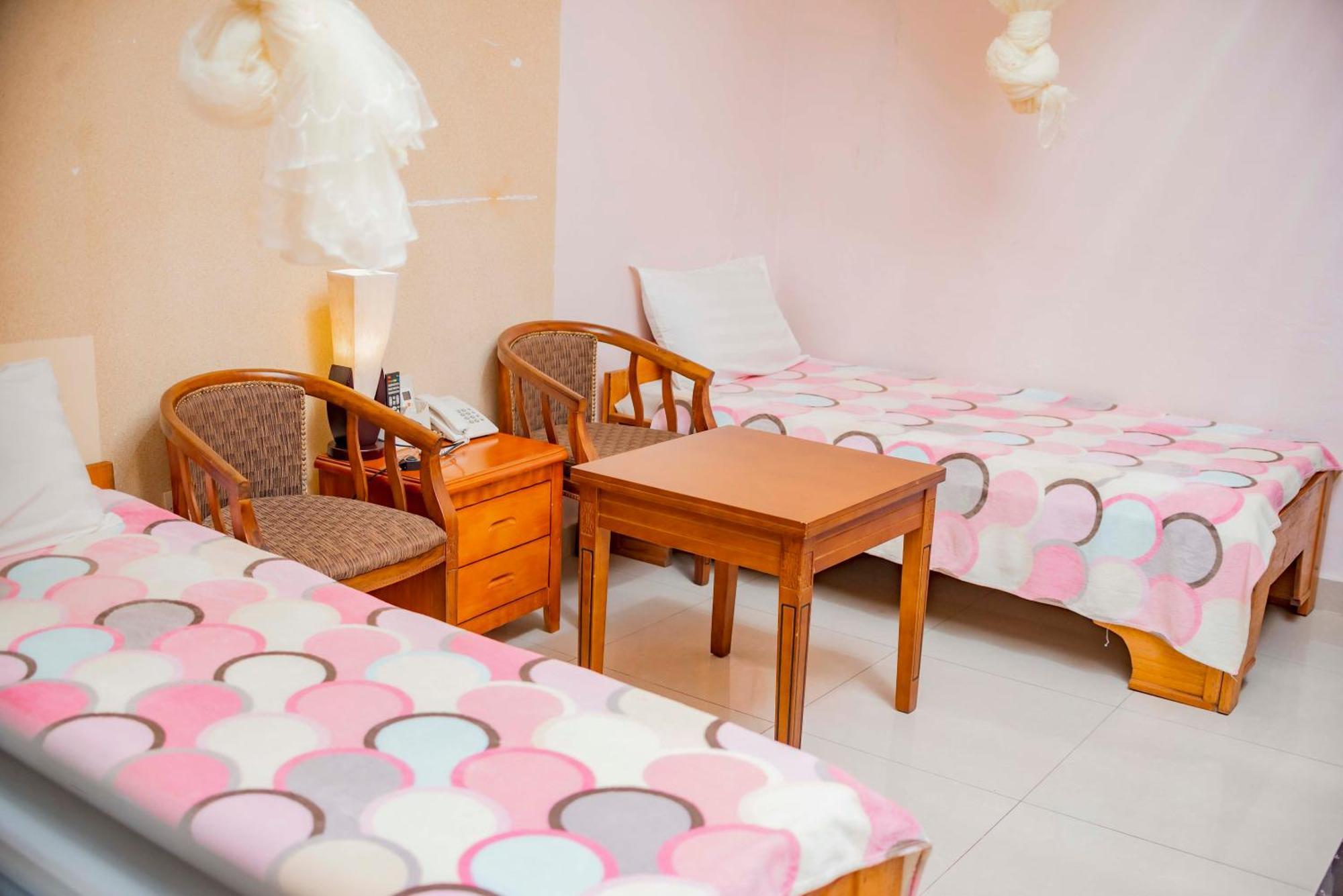 Tigers'S Apartment Hotel Bujumbura Bagian luar foto
