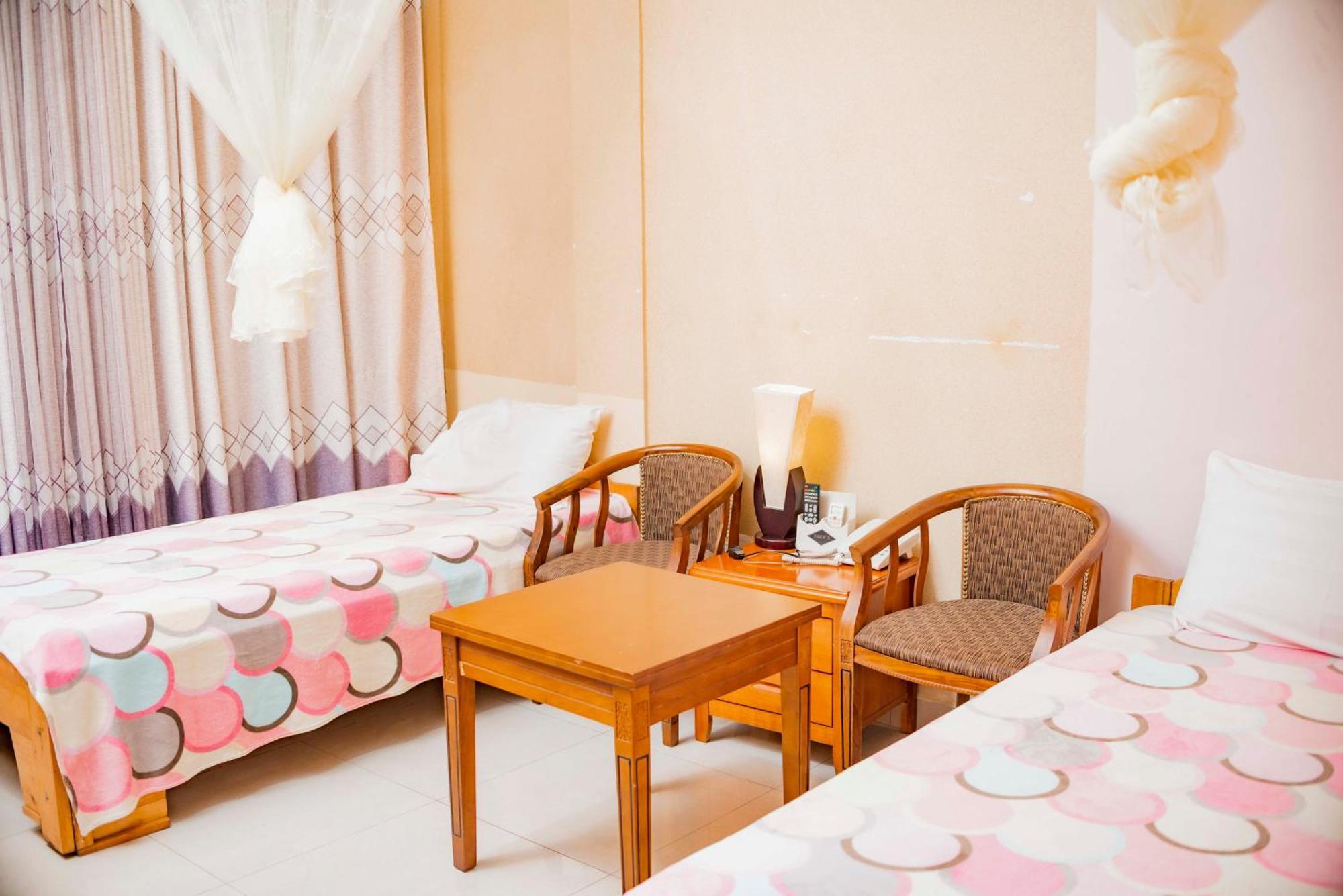 Tigers'S Apartment Hotel Bujumbura Bagian luar foto