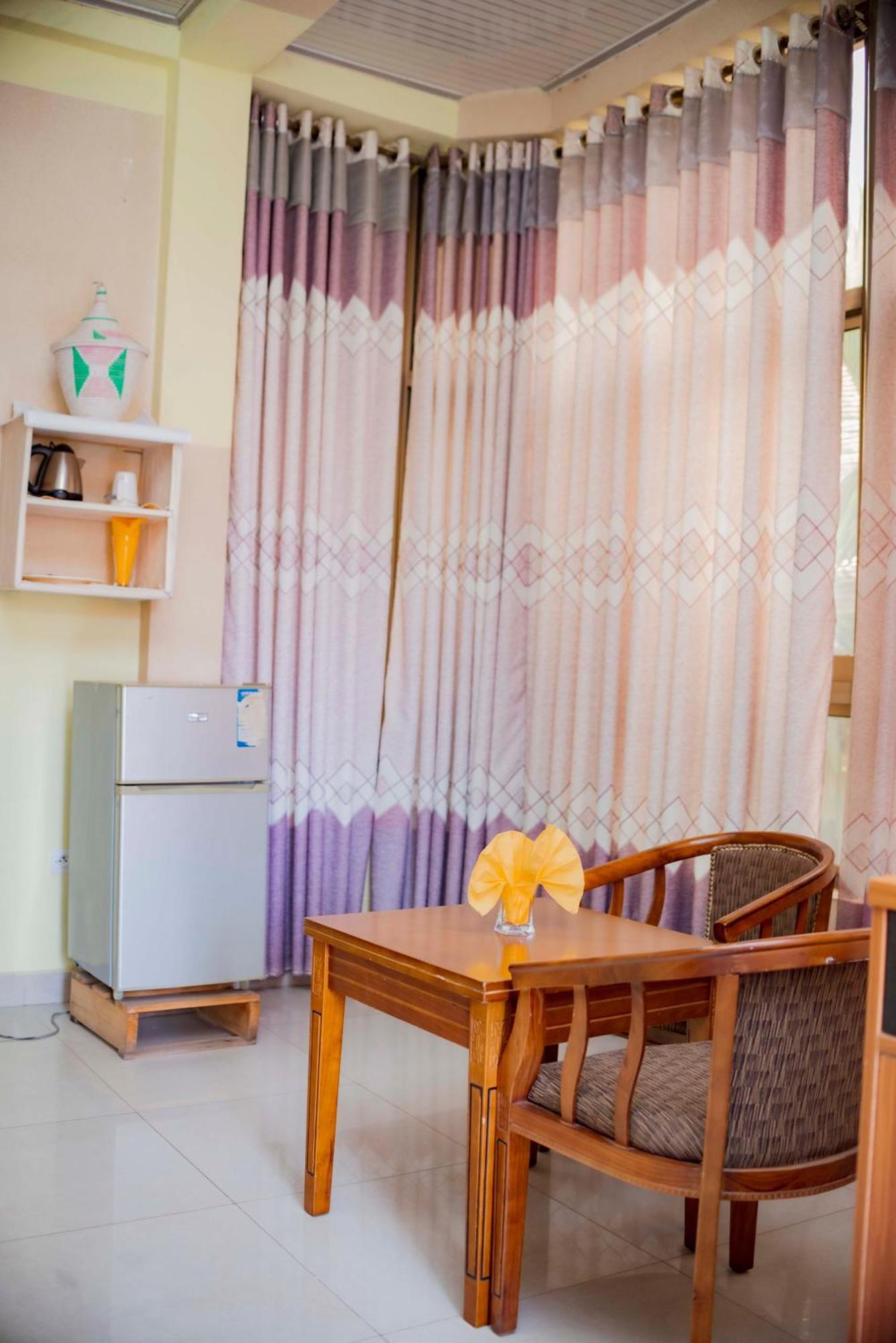 Tigers'S Apartment Hotel Bujumbura Bagian luar foto
