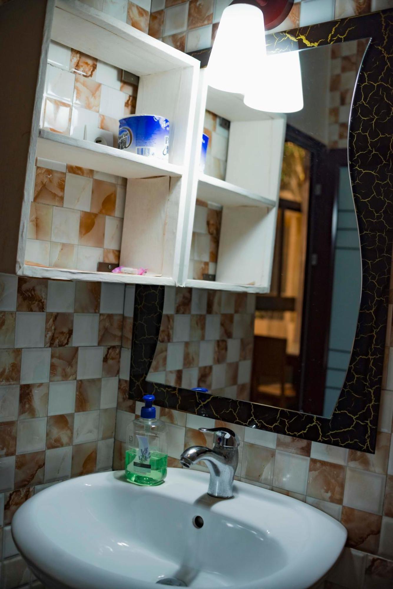 Tigers'S Apartment Hotel Bujumbura Bagian luar foto