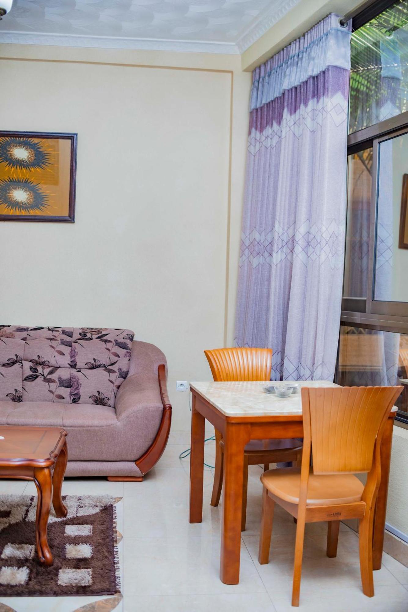 Tigers'S Apartment Hotel Bujumbura Bagian luar foto