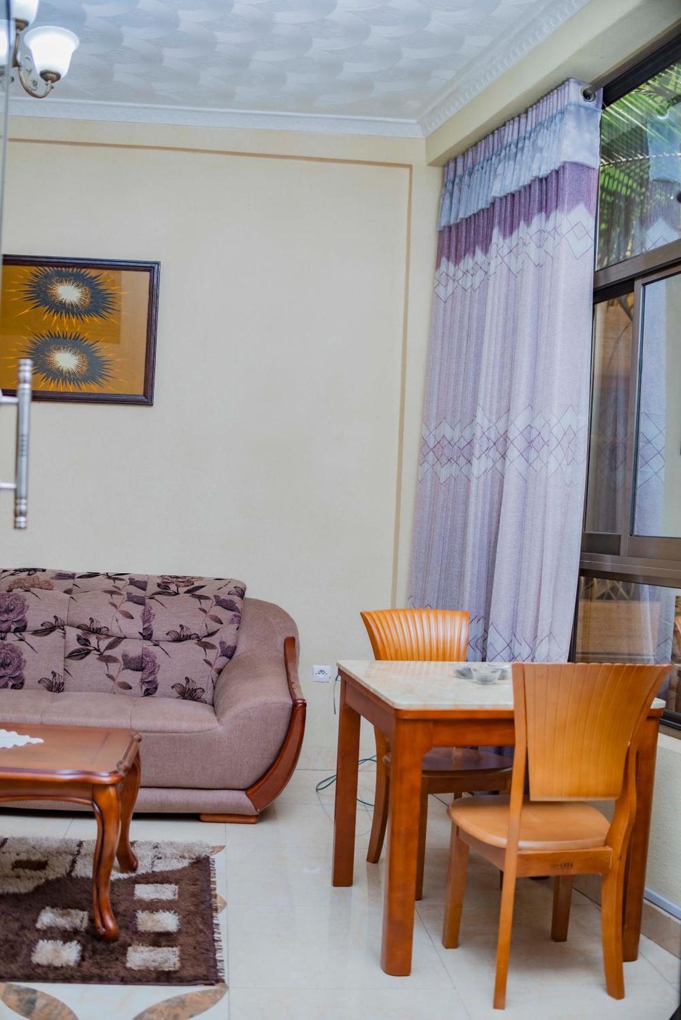 Tigers'S Apartment Hotel Bujumbura Bagian luar foto
