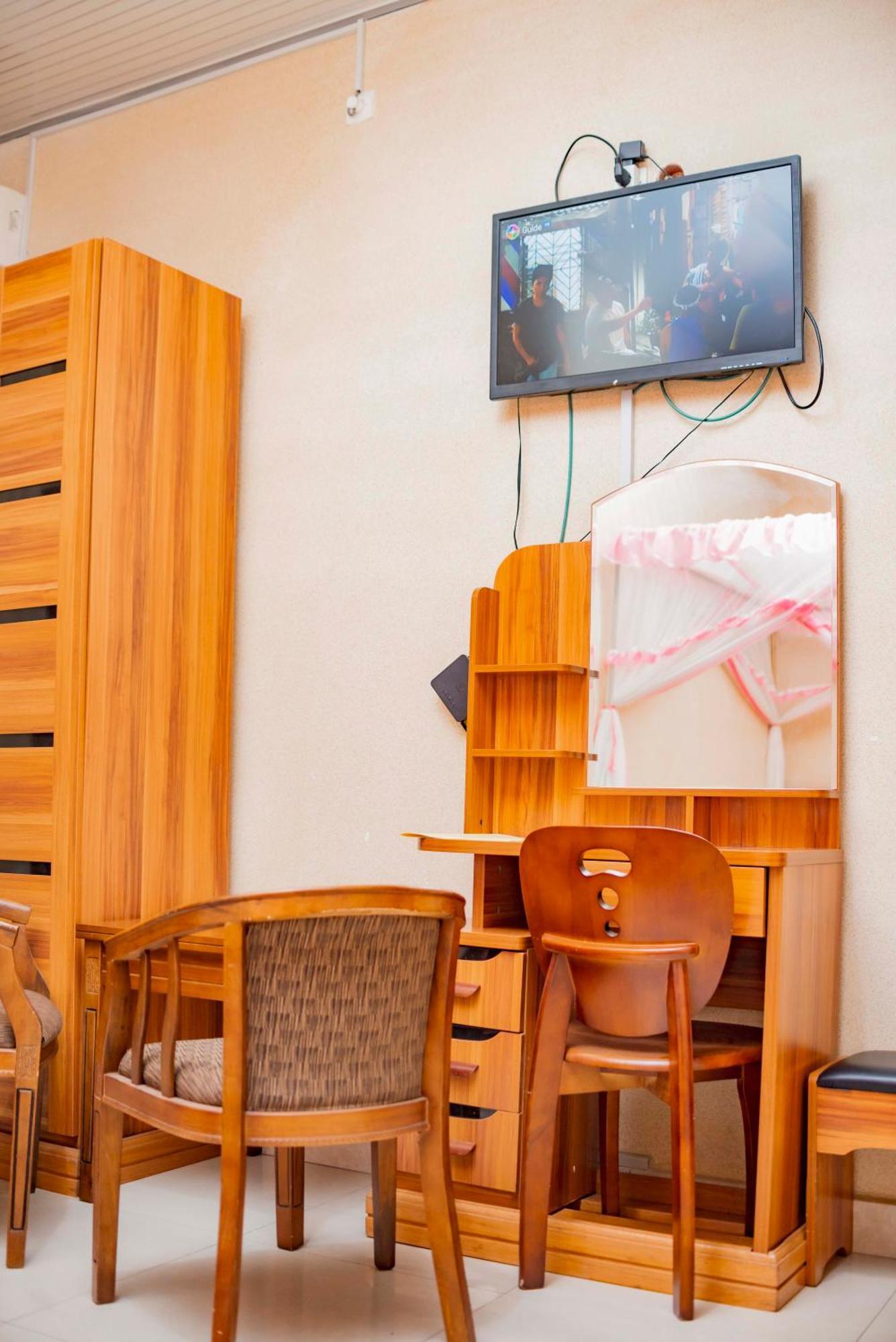 Tigers'S Apartment Hotel Bujumbura Bagian luar foto